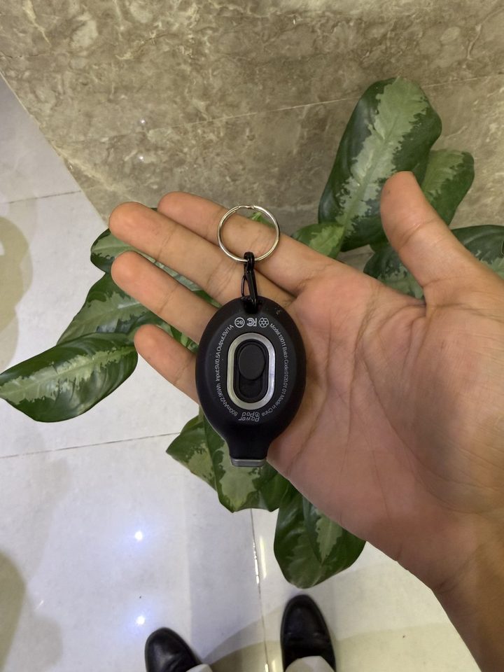 شاحن طوارئ محمول بالميدالية — صورة 7