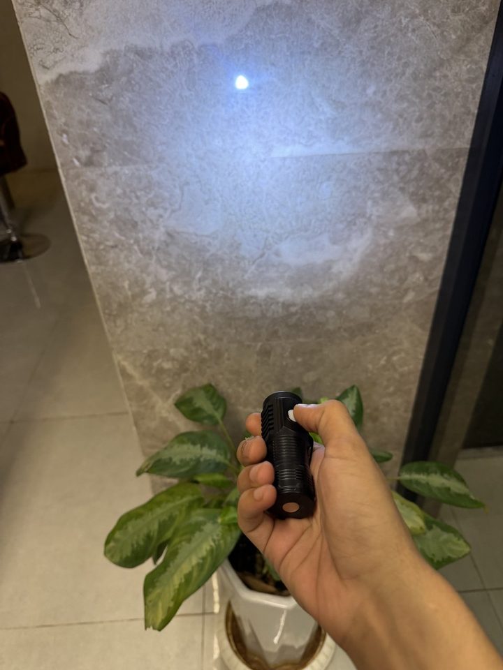 كشاف Triple Core Flashlight HP-01 — صورة 6